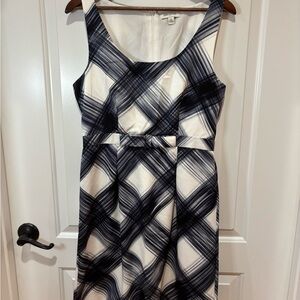 Banana Republic Size 10 Fit & Flare Plaid Sleeveless Dress Black White